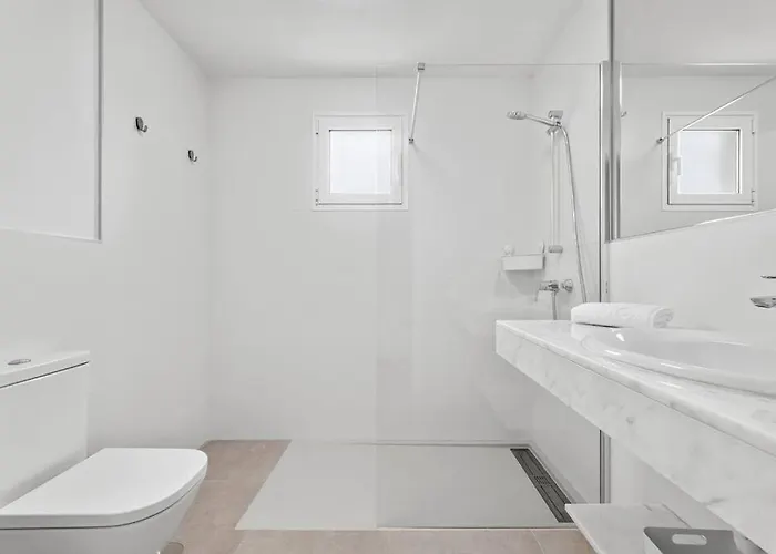 Ocean Views And Relax In Lanzarote Willa