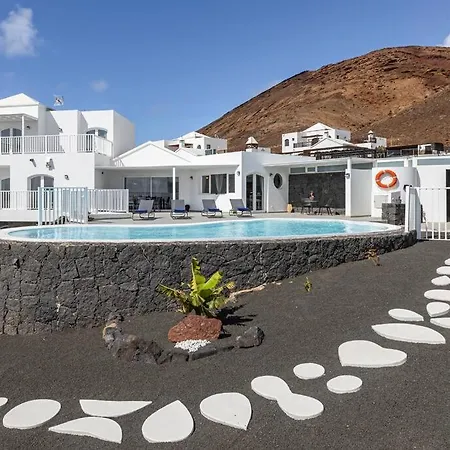Villa Ocean Views And Relax In Lanzarote *