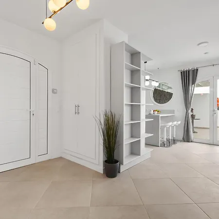 Ocean Views And Relax In Lanzarote Villa