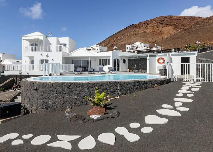 Villa Ocean Views And Relax In Lanzarote *