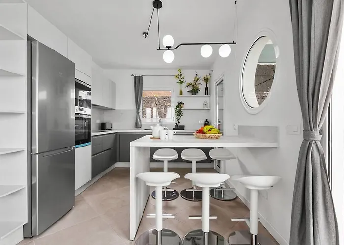 Ocean Views And Relax In Lanzarote Villa