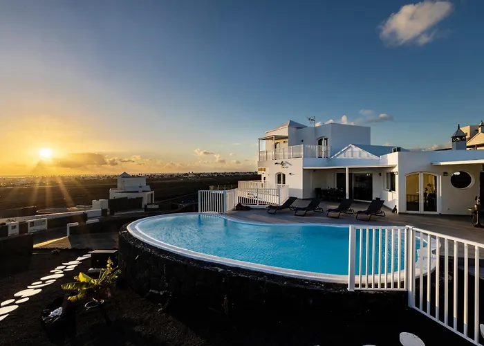 Ocean Views And Relax In Lanzarote Villa